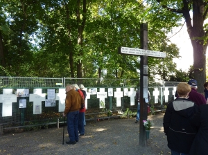 Memorial for people killed at the wall
